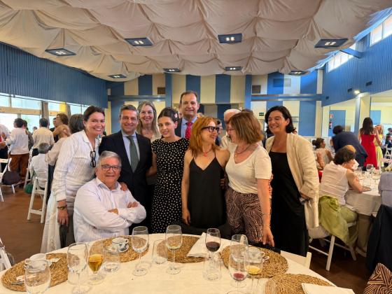 REPRESENTANTES DE LA JUNTA DE GOBIERNO ASISTIERON AL HOMENAJE DE DESPEDIDA DEL ILMO. SR. D. GERMÁN Mª SERRANO ESPINOSA